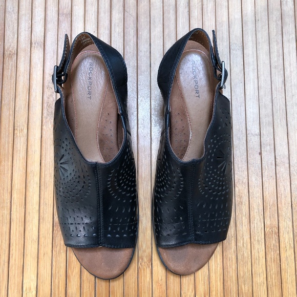 Black Slingback Sandals 7.5W - Picture 2 of 4